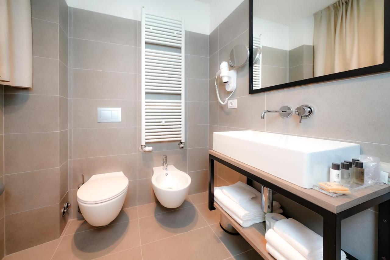 Bergamo Inn 15 エクステリア 写真 Bathroom
