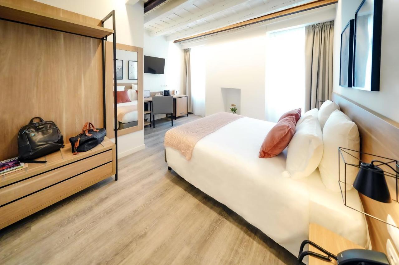 Bergamo Inn 15 エクステリア 写真 A room at the hotel