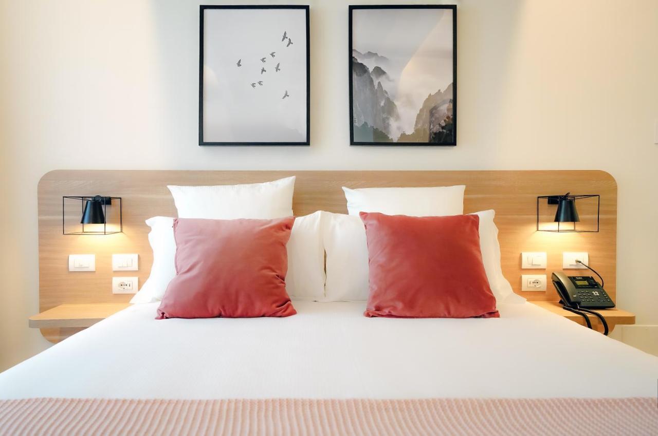 Bergamo Inn 15 エクステリア 写真 A bedroom at the hotel