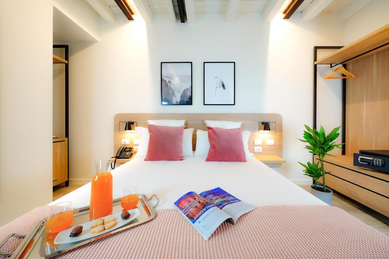 Bergamo Inn 15 エクステリア 写真 A room at the hotel